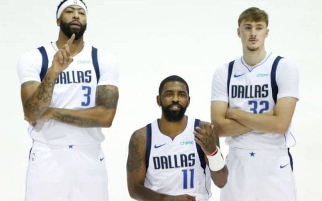 カイリーとフラッグにADがマウント？…マブスの”ドラ1トリオ”に注目が集まる