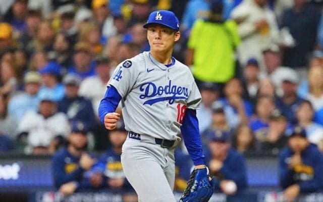 「ドジャースのエース」山本由伸にLAメディア感嘆　PSで衝撃完投「圧倒的な支配力」
