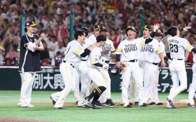 鷹、日本ハムに延長10回劇的サヨナラ勝ち　山川穂高が大仕事…アドバンテージ含めて2勝0敗に