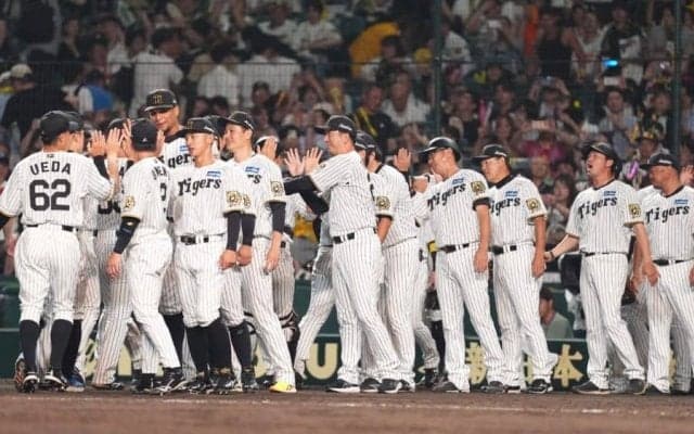 阪神、完封勝ちで対戦成績2勝0敗に　6回集中打で東KO…森下V打に甲子園大熱狂