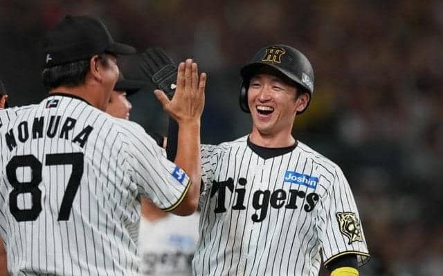 阪神が足技で先勝　三盗の近本「バッチリはまった」　CSファイナル