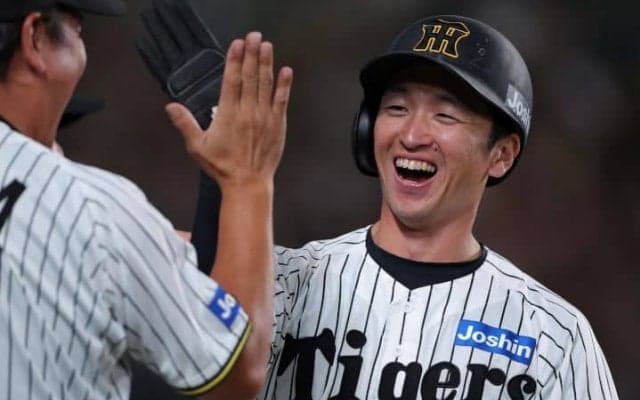 「クセ、パターンを近本は知っていた」なぜ6回に近本はDeNAバッテリーから三盗を成功できたか　ビッグプレーを球界OBが解説「タイミング的に計算があった」