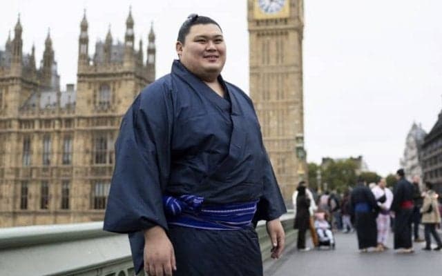 英国で巻き起こる“相撲フィーバー”！　BBCや大手紙が特集で紹介「チケットは完売」「神聖なる雰囲気に観客たちは熱狂した」