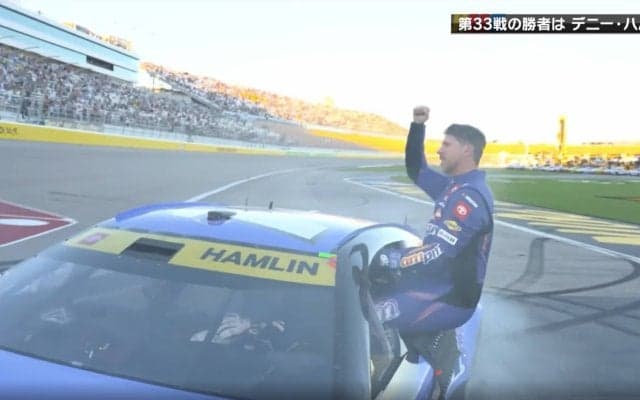 悪役レーサーの「目にも涙」 “歓喜のバーンナウト”で異変「いつもは憎まれ口を叩くけど…」ブーイングが歓声に変わった感動光景