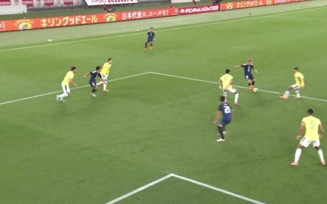 堂安律がブラジル代表2人を無効化！「キレすごい」縦に抜き去るパーフェクトドリブルで決定機演出「まじで最高過ぎだろ」