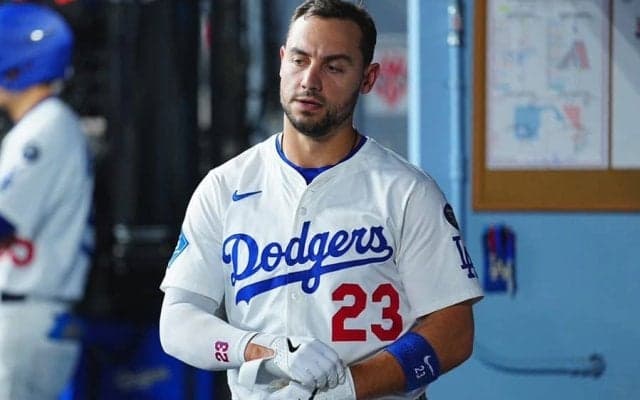 年俸25億円も“居場所”なきコンフォート　呼ばれない名前…明かした胸中「必要とされる時に」