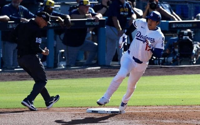 もうワケわからん！大谷翔平の足で“まさかの光景”「すげえ」「速すぎ」相手野手の隙を突いた“爆速走塁”… ファン騒然