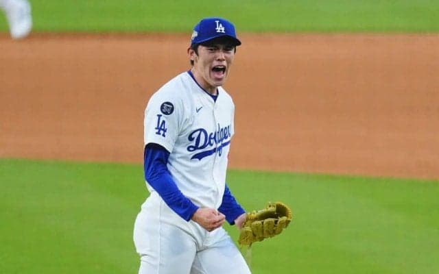 激変した佐々木朗希…勝利直後の仕草が「カッコ良すぎ」　日本ファン胸熱「泣いてしまう」