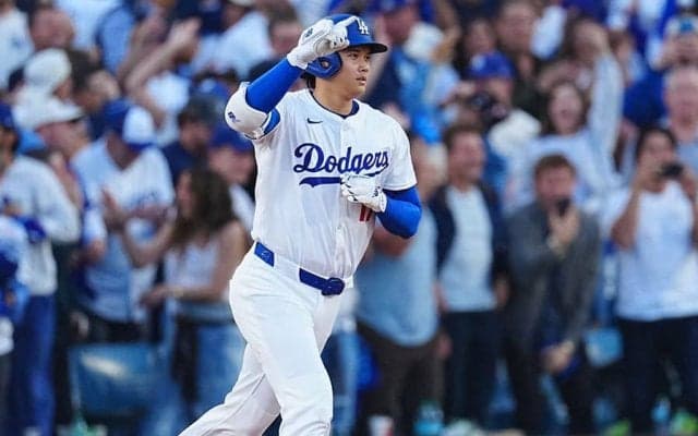 大谷翔平が「月まで飛ばした」　投手なのにまさか…目撃した米記者衝撃「最高の一撃」