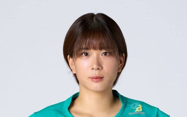 【女子バレー】群馬グリーンウイングス塩崎葵葉が振り返る、荒木絵里香との出会い 「将来有望！」のかけ声に導かれてSVリーガーに