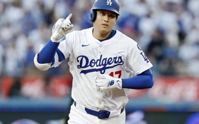 「WSに導く最も偉大なパフォーマンス」大谷翔平の“衝撃3発”に米騒然「地上に現れた史上最高の野球選手だ」最大級の賛辞