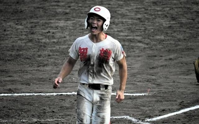 序盤大量失点の智弁学園、志村叶大選手が逆転打で夏の悔しさ晴らした