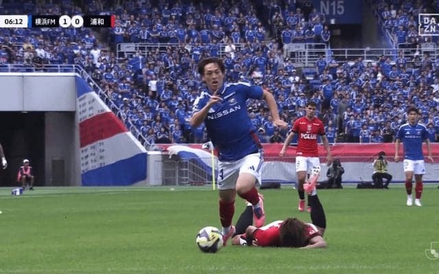 「何やってんだよ！」浦和DFが“痛恨ミス”で先制点献上…「切り替えだぞ根本」ファンは大卒ルーキーを叱咤激励「チーム全体の問題」