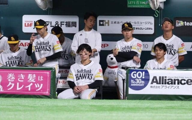 CSファイナルで4戦4発…鷹の野手陣も呆然　レイエスの打棒が崖っぷち日ハムの救世主に