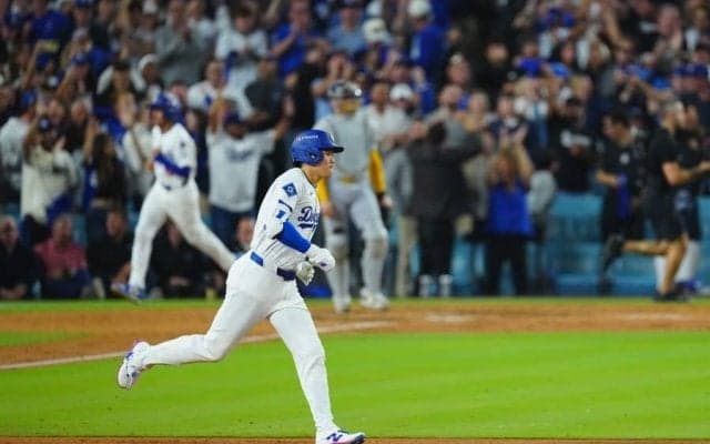 大谷翔平に思わず「WOW」　伝説の試合を訪れた米セレブ…バックネット裏で大歓声