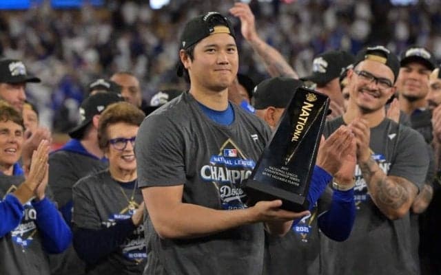 大谷翔平をベッツは「信じてくれていた」　肩を抱き合い…自ら投稿した“貴重な1枚”