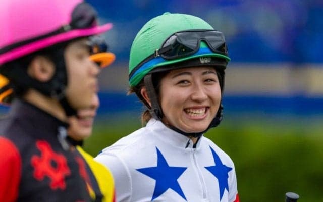 今村聖奈騎手 JRA通算100勝達成…女性騎手では3人目