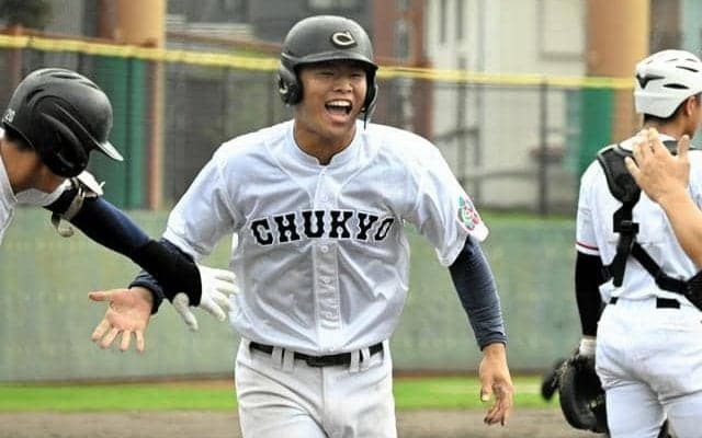 中京大中京、14得点でコールド勝ち　荻田主将の適時打で主導権握る