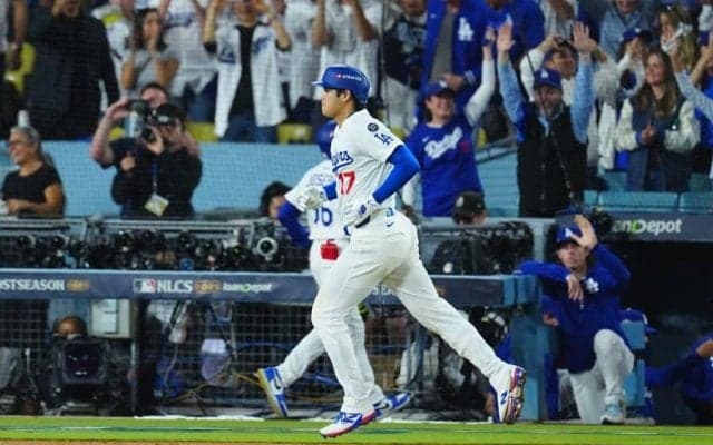 大谷翔平のせいで“おかしくなった”ブルペン　突然踊り出すベシア、頭抱えて狂喜乱舞