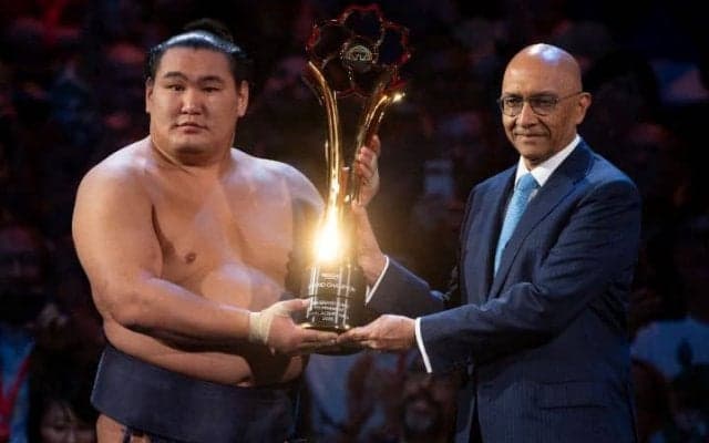 「SNSで愛される現象を生んだ」大相撲ロンドン公演は豊昇龍5連勝V　33歳の業師の“2冠”に現地ファン熱狂