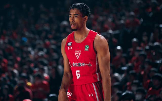 千葉ジェッツの菅野ブルースが練習中に負傷…右脛骨骨折で全治未定