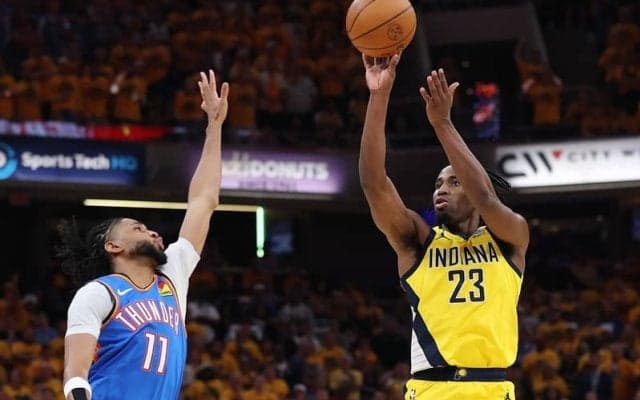 昨季のイースト覇者ペイサーズで先発を務めるアーロン・ニスミスが2年約61億円で延長契約