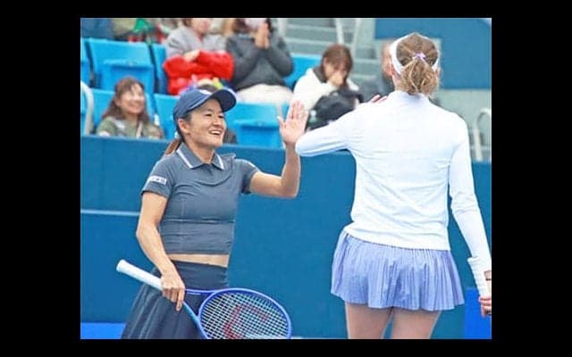  青山修子ペア 第2シードに快勝で8強 