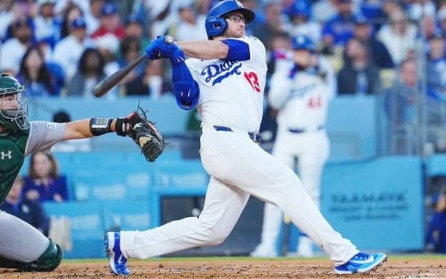 ボールのぼやけ、空振りは「乱視」の影響？　致命的な“情報の遅れ”…プロも行う矯正