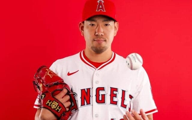 「今年一番のサプライズ！」菊池雄星がロスの寿司店で“元相棒”と再会　まさかの転身「寿司職人として働いていらっしゃいました」