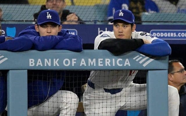 大谷翔平が真っ先に駆け寄り…中継が捉えた“粋な行動”　佐々木朗希への計らいが「尊すぎ」