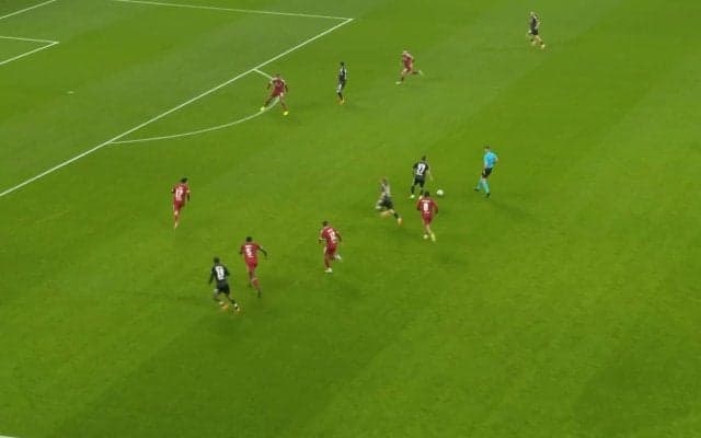 堂安律、フリーランニングでリヴァプールの守備を翻弄「100点やろこの攻撃」「堂安のおかげだな」先制ゴールを演出した秀逸プレーの一部始終