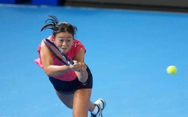 17歳の園部八奏 元世界4位ケニンに逆転負けを喫し8強入りならず[東レPPO]