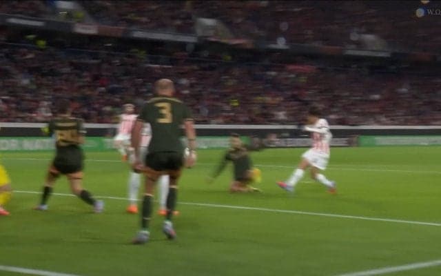 日本代表・鈴木唯人がフライブルク加入後初ゴール！“神ムーブ”からの高速ダイレクトシュート炸裂の瞬間