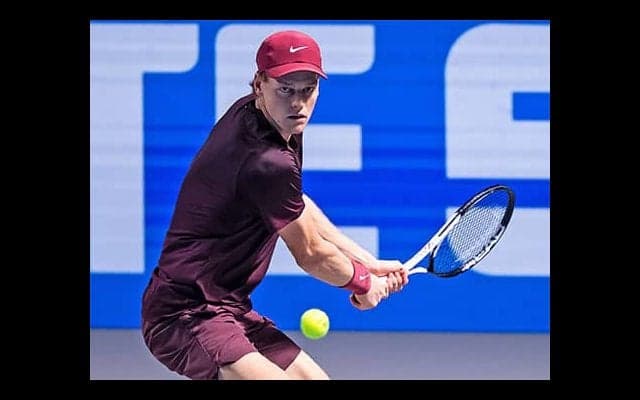  無敗シナー 同胞対決制し8強 