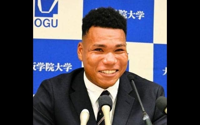 大阪学院大のエドポロ・ケイン選手、ドラフトで日ハムが2位指名