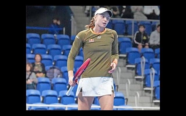  東京「寒い」世界7位 長袖でプレー 