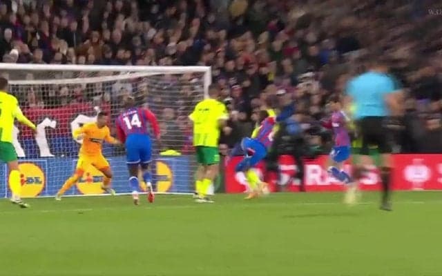 「それは決めてくれ」鎌田大地、まさかの空振りで痛恨の決定機逸「予測しづらかったな」触ればゴールの絶好チャンスを仕留められずファン落胆