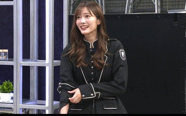 「痛い、やばい真っ赤」人気アイドルに異変、美白の腕が真っ赤になる“まさか”の事態 神対応が一転…