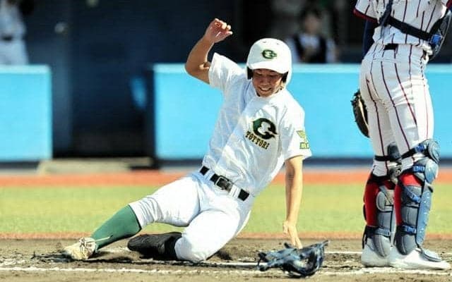 鳥取商、先発好投も初戦で敗れる　秋の中国高校野球1回戦