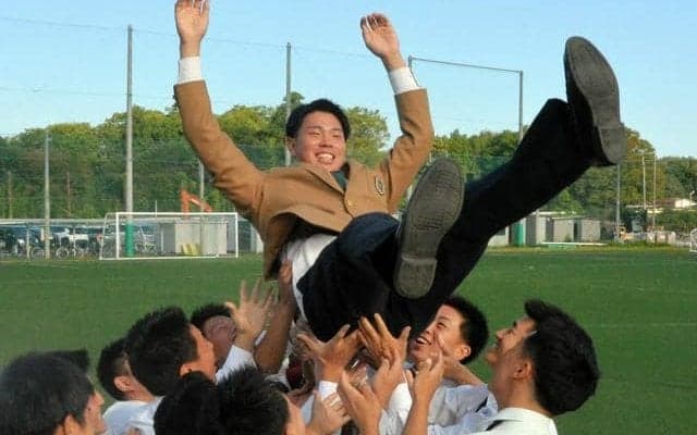 プロへ一歩「母へ恩返し」　滋賀学園長崎投手　ソフトバンク育成6位