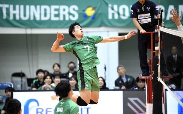 新井雄大（広島TH）  昨季残した数字も裏付けに、再びグリーンのユニフォームが舞う【日本代表を経て2年目のSVリーグへ】