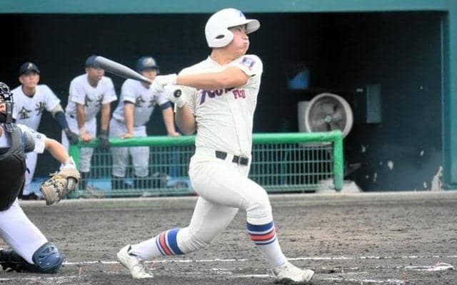 神戸国際大付、近畿大会初戦突破　今秋に初ベンチ入りの4番が一振り