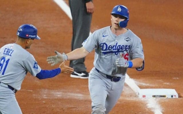 ド軍、7回に2HRで勝ち越し　スミス＆マンシーのソロに山本大喜び…苦戦のガウスマンKO