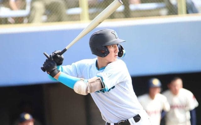山梨学院の怪物二刀流が5安打の大活躍！関東大会は打率.583、ОPS1.625と規格外のスタッツを叩き出す！