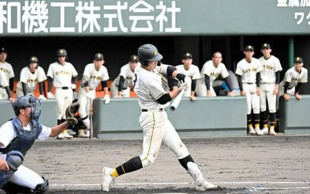 崇徳が中国大会4強　1年生主砲が3点本塁打、ノーサイン盗塁で生還