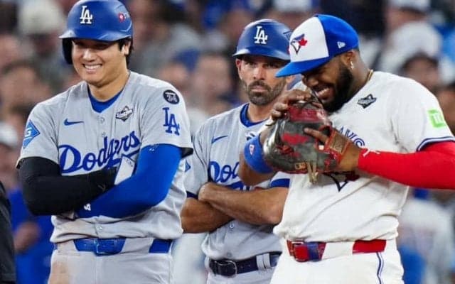 ゲレーロJr.が示した大谷翔平への「敬意」　かつては“因縁めいた発言”で物議も、今は笑顔で会話「彼と俺は普通の関係だ」