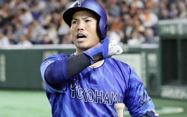 「お前が残らなきゃ誰が救うんだ、このチームを」球団OBから＂絶対残留＂を求められたDeNA32歳外野手の去就　巨人が興味も？「ほかのユニホームは似合わない」