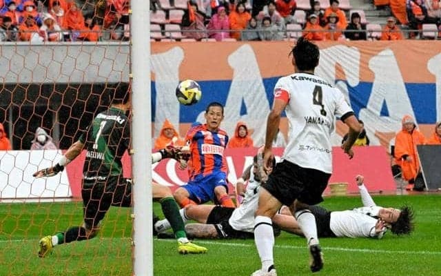 昨季王者に意地のドロー　J2降格のアルビ新潟　サポーター熱い声援