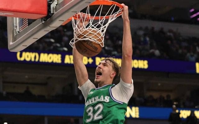 開幕2連敗のマブスが139得点を奪って今季初勝利…新人フラッグが22得点の活躍