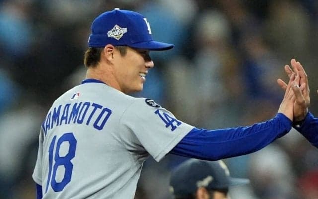 山本由伸とキケとの「美しい光景」　2秒間に滲ませた敬意…まさかの“所作”が「イキですなぁ」